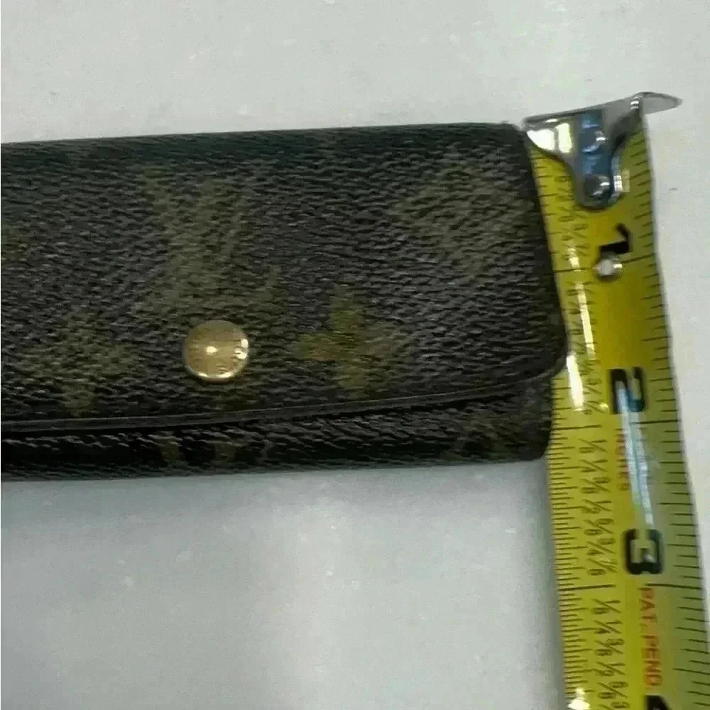 Authentic Louis Vuitton key Monogram 4– key holder